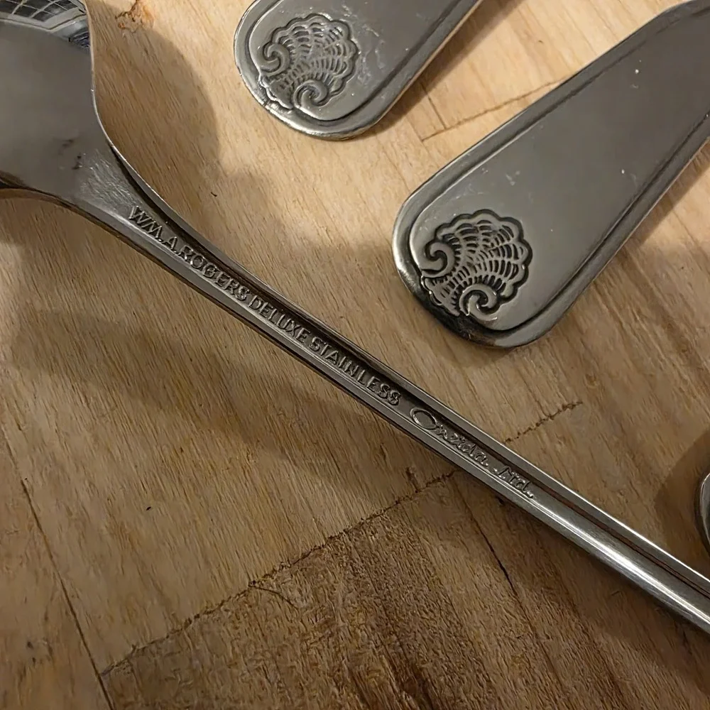 WM A ROGERS c1991 COLONIAL MOOD DELUXE STAINLESS‎ 6 PLACE/ LONG ICED TEA SPOONS